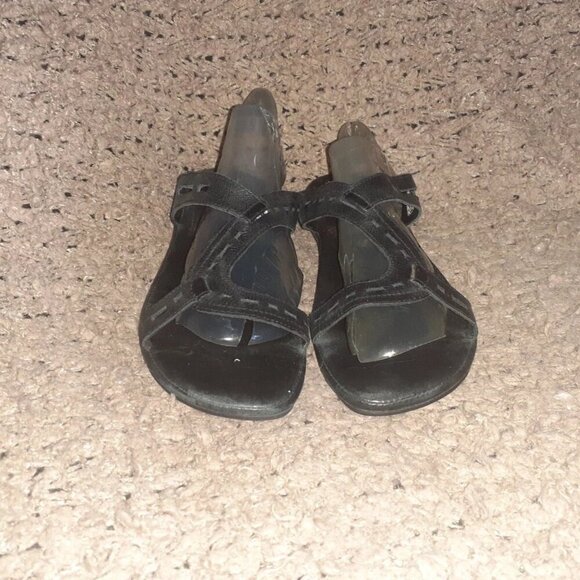 KEEN-Black Leather Sandals-Cut-Out-5488-Mini Wedge-Sz 10-Excellent - Picture 3 of 7